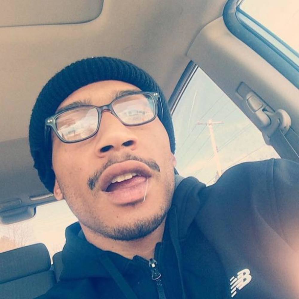 Meet your Posher, Dee